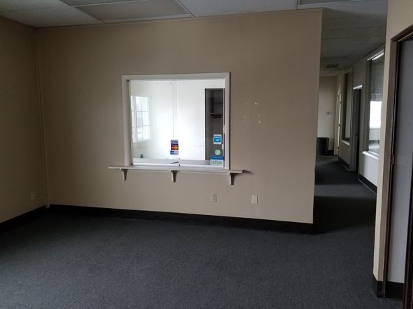 Lease/Office Space: 3871 Harlem Road, Cheektowaga, NY 14215